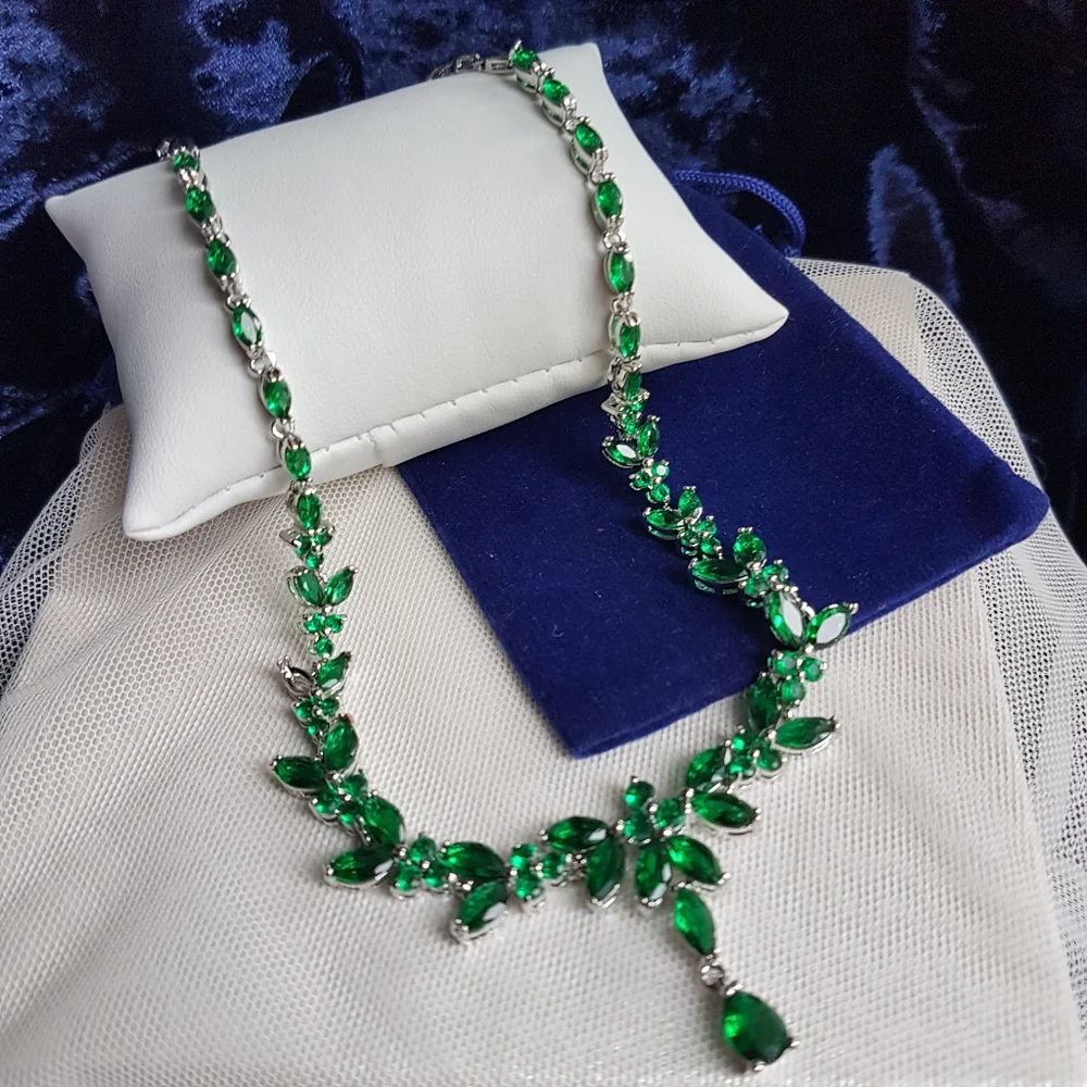Swarovski Elements Emerald Green Marquis Teardrop Leaf Necklace & Earrings SET